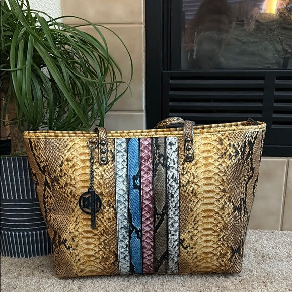 Badgley Mischka Handbags - NWT Badgley Mischa Vegan Leather Snake Print Tote Bag